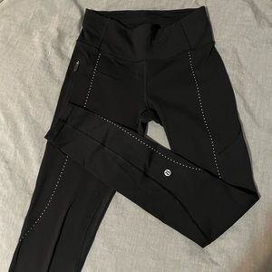 Lululemon Extra Mile Reflective Leggings (With Pocket !!!)